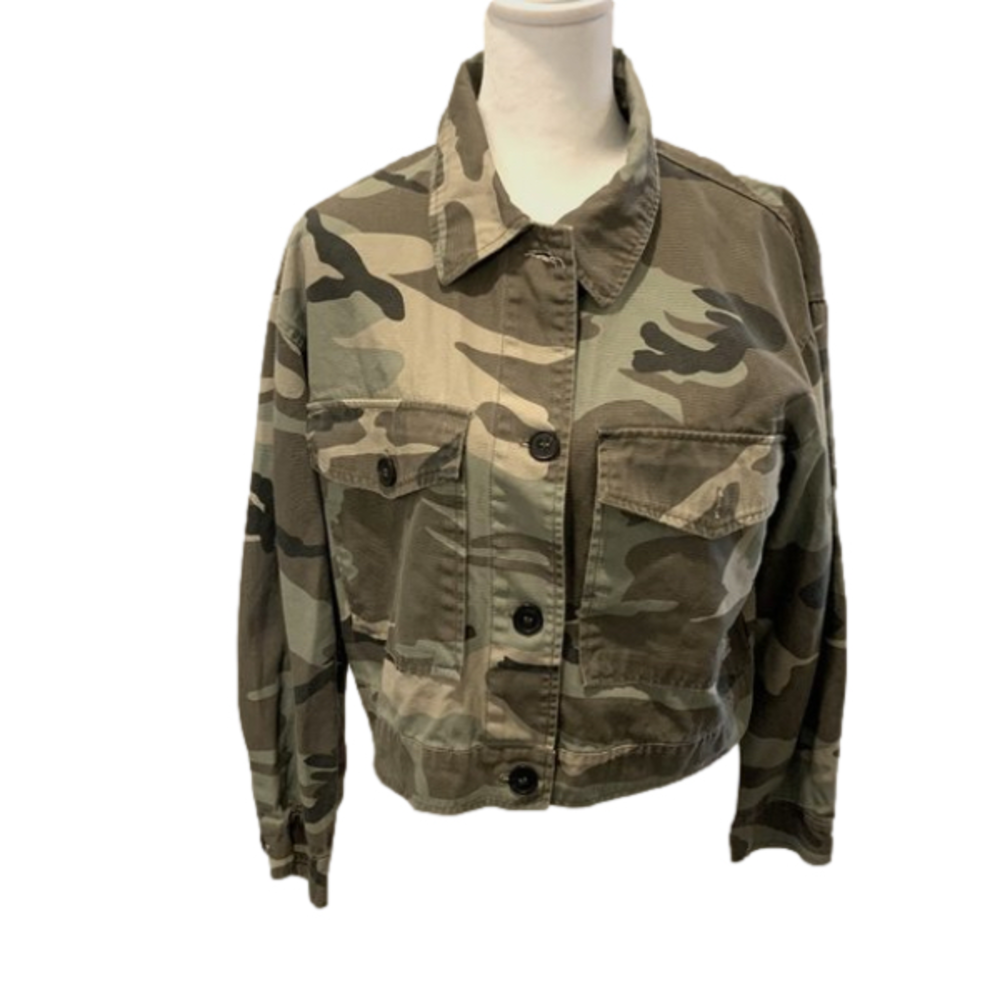 Shinestar Camo Crop jacket, button down, 2 front pockets, 100% cotton, Size S